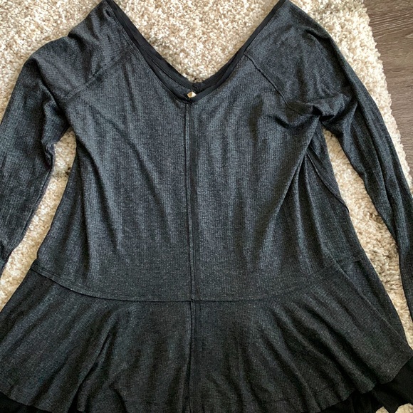 Double V Black Top S/M - Picture 2 of 2